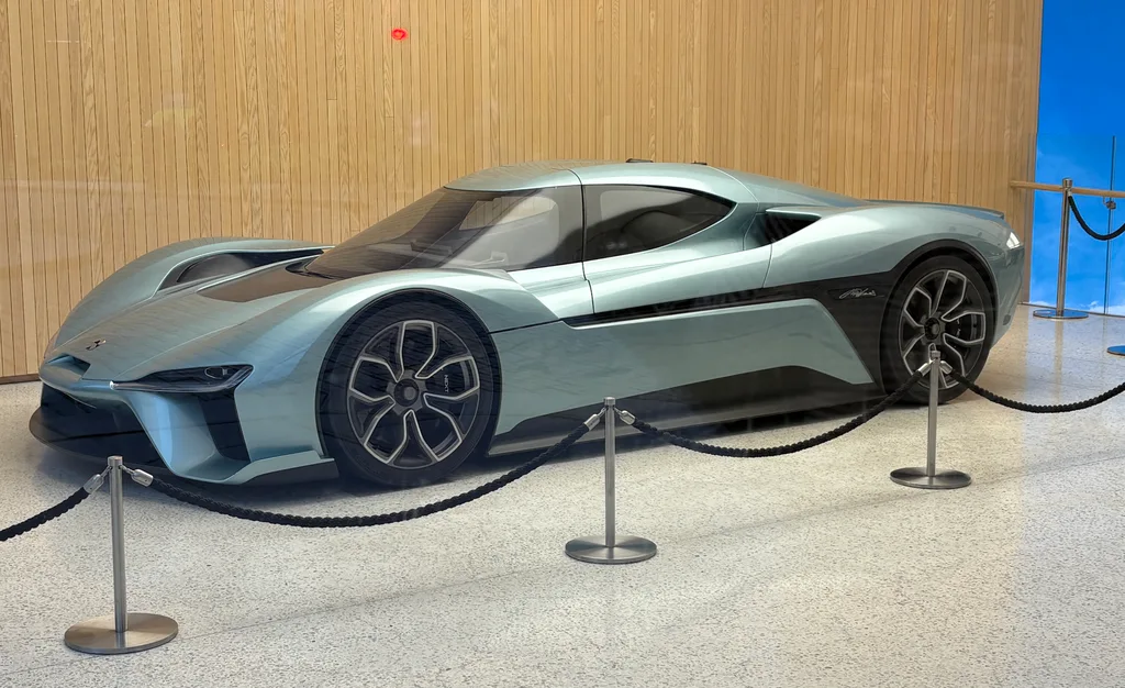 NIO display room
