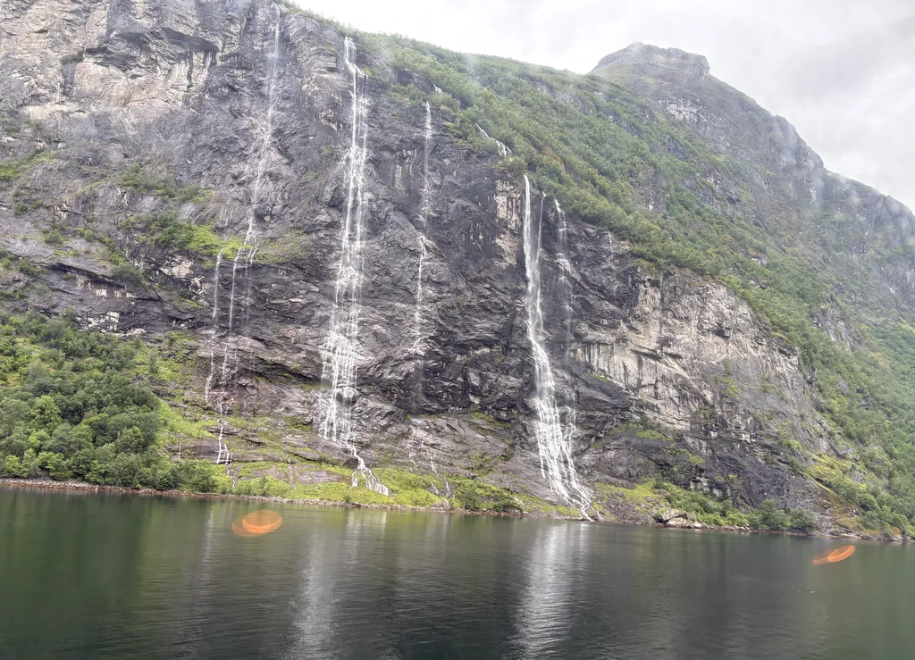 Seven sister falls on the opposite of the suitor fall